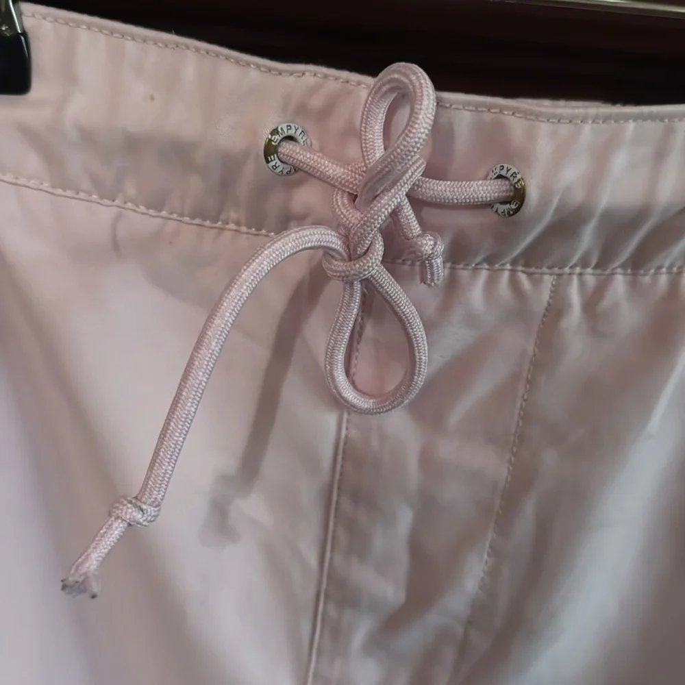 Empyre Men’s Size Large Light Pink Netted Swim Shorts for Your Beach Vacation
